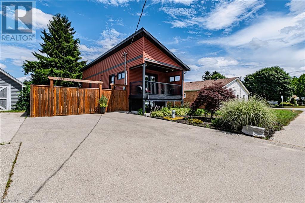 2017 ERIE STREET, Port Dover