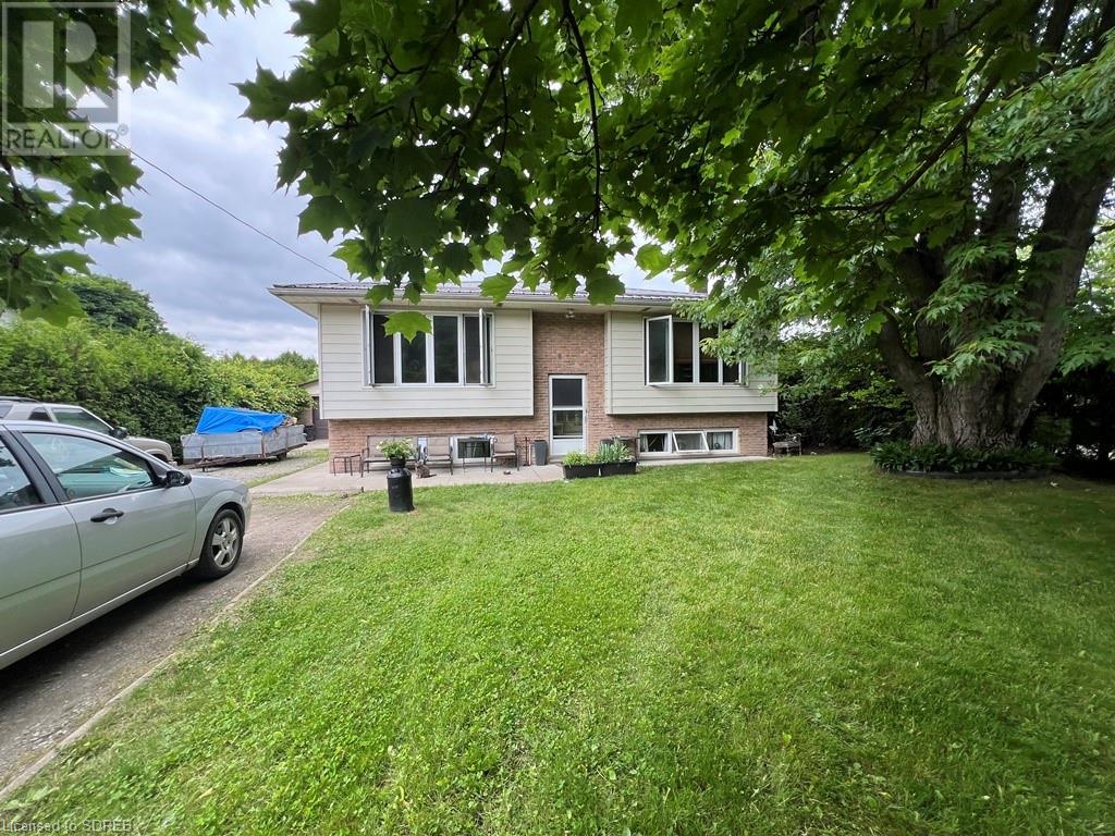 8 LYNDHURST AVE, R.R. No.1, Simcoe