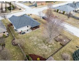 332 DUNCOMBE Road - 36