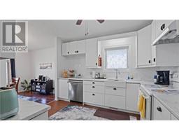28 THOMPSON Drive - 12