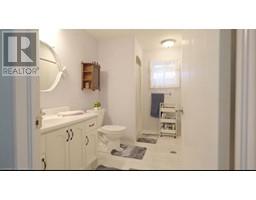 28 THOMPSON Drive - 25