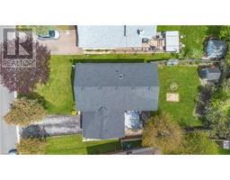 28 THOMPSON Drive - 39
