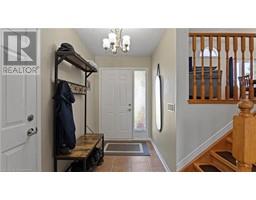 28 THOMPSON Drive - 4