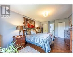 25 BIRCH AVENUE - 17