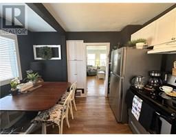 78 QUEENSWAY Drive E - 19