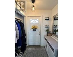 78 QUEENSWAY Drive E - 9
