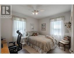 94 QUEENSWAY Road E - 14