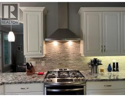 54 ANGLER Avenue - 26
