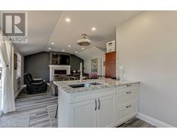 20 4TH Avenue - 36