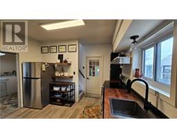 261 QUEEN Street N - 10