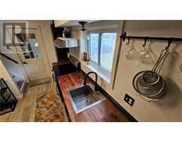 261 QUEEN Street N - 11