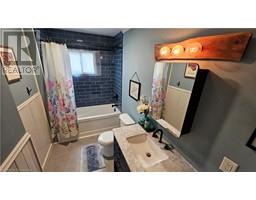 261 QUEEN Street N - 19