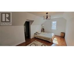 261 QUEEN Street N - 29