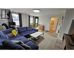 261 QUEEN Street N - 5