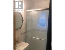 10 RIDGEWOOD Drive - 22