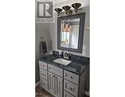 8 OAKWOOD Avenue - 13