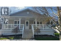 8 OAKWOOD Avenue - 2