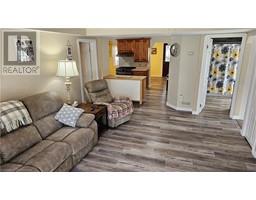 8 OAKWOOD Avenue - 26