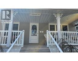 8 OAKWOOD Avenue - 3