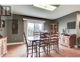 28 WOODLAND Crescent - 11
