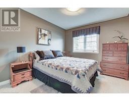 28 WOODLAND Crescent - 18