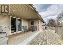 28 WOODLAND Crescent - 24