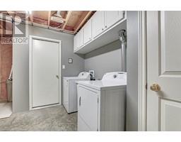 28 WOODLAND Crescent - 30
