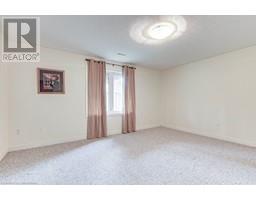 28 WOODLAND Crescent - 31