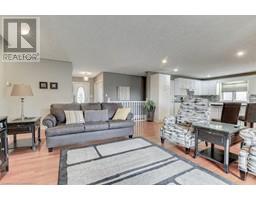 28 WOODLAND Crescent - 6