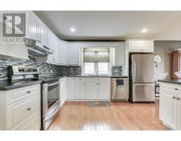 28 WOODLAND Crescent - 8