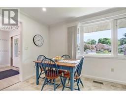 31 LYNNDALE Road - 10