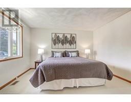 31 LYNNDALE Road - 12