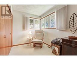 31 LYNNDALE Road - 13
