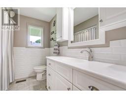 31 LYNNDALE Road - 14