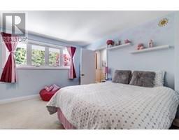 31 LYNNDALE Road - 15