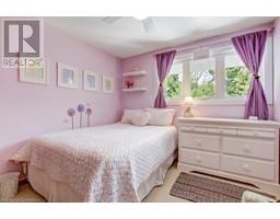 31 LYNNDALE Road - 17