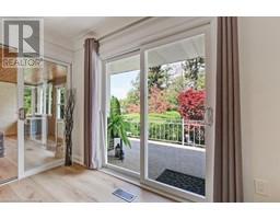 31 LYNNDALE Road - 21