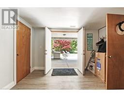 31 LYNNDALE Road - 28