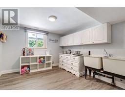 31 LYNNDALE Road - 30