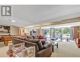 31 LYNNDALE Road - 34
