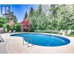 31 LYNNDALE Road - 40