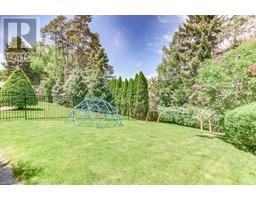 31 LYNNDALE Road - 43