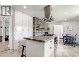 31 LYNNDALE Road - 9