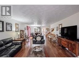2 ANGLE Street - 11