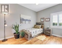 257 DONLY DRIVE SOUTH - 12