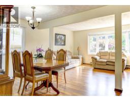 12 MILLER Crescent - 16