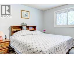 12 MILLER Crescent - 22