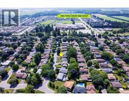 12 MILLER Crescent - 44