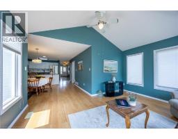 9 WALSINGHAM Drive - 5
