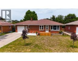 153 CONNAUGHT Avenue - 3